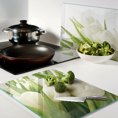 Snijplanken van glas Tulpen in waterdruppels