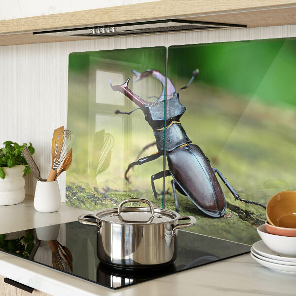 Glazen snijplanken Hertkever op een groene achtergrond