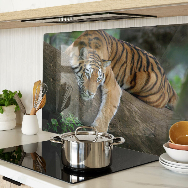 Glazen snijplanken Tijger op een boomstam