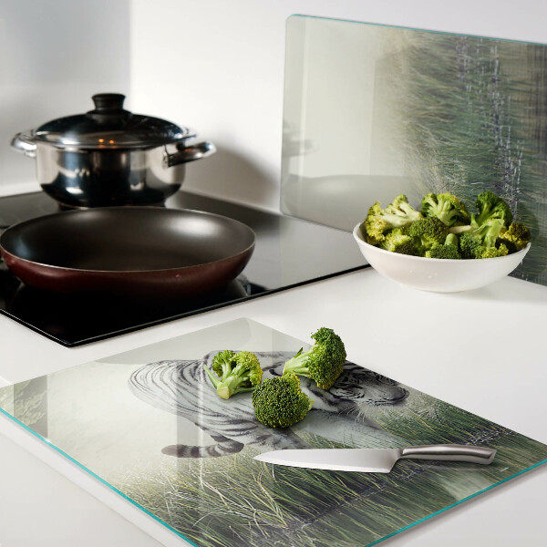 Snijplanken glas Tijger in het gras