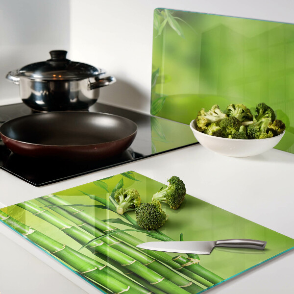 Glazen snijplanken Bamboe op een groene achtergrond