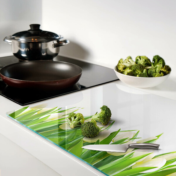 Snijplanken glas Tulpen in het groene gras