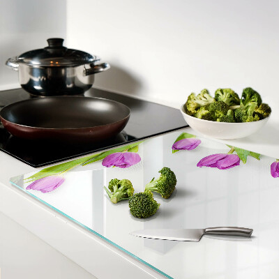 Snijplanken glas Tulpen op een witte achtergrond