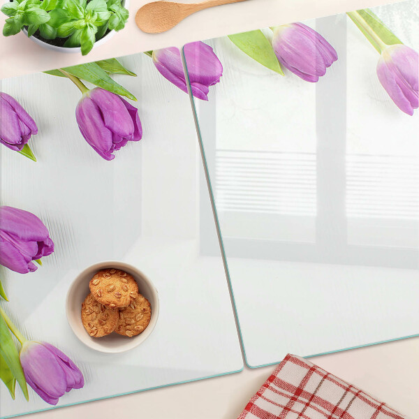 Snijplanken glas Tulpen op een witte achtergrond