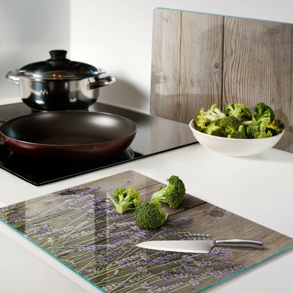 Snijplanken glas Lavendel op een houten achtergrond