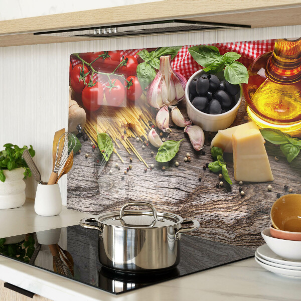 Glazen snijplanken Italiaanse gerechten met pasta en groenten