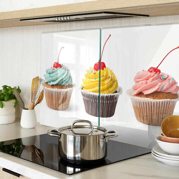 Snijplanken van glas Cupcake met slagroom en kers