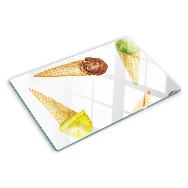 Snijplanken glas IJs in een wafelhoorntje