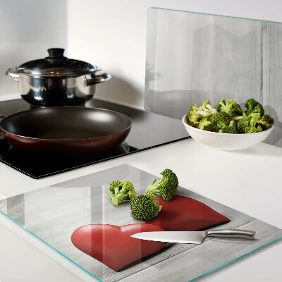 Snijplanken glas Rode harten op een houten achtergrond