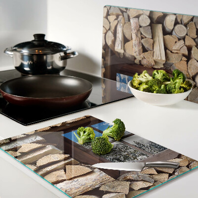 Snijplanken van glas Uitzicht op een winterlandschap door het raam.