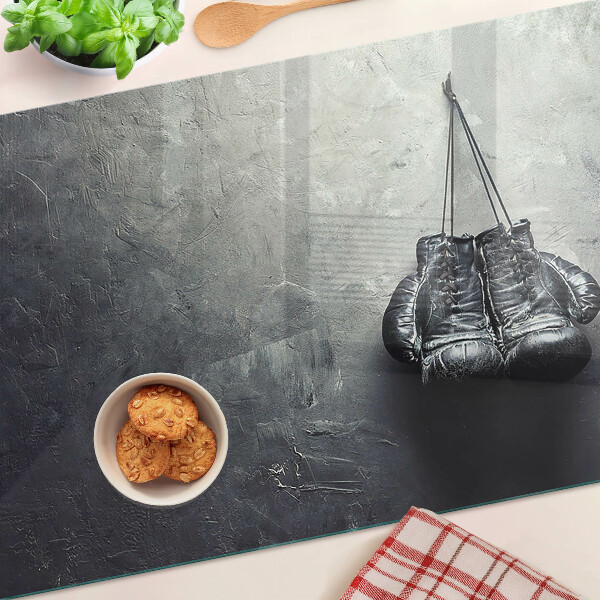 Glazen snijplanken Een fauteuil in een minimalistisch interieur