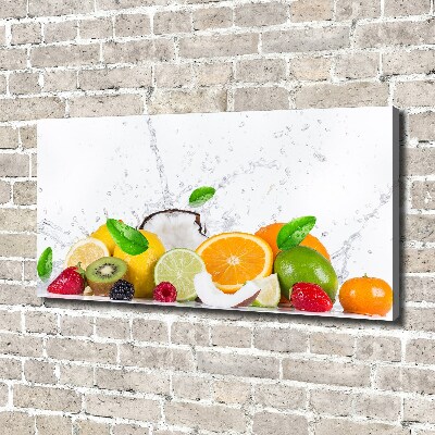 Canvas foto Fruit en water