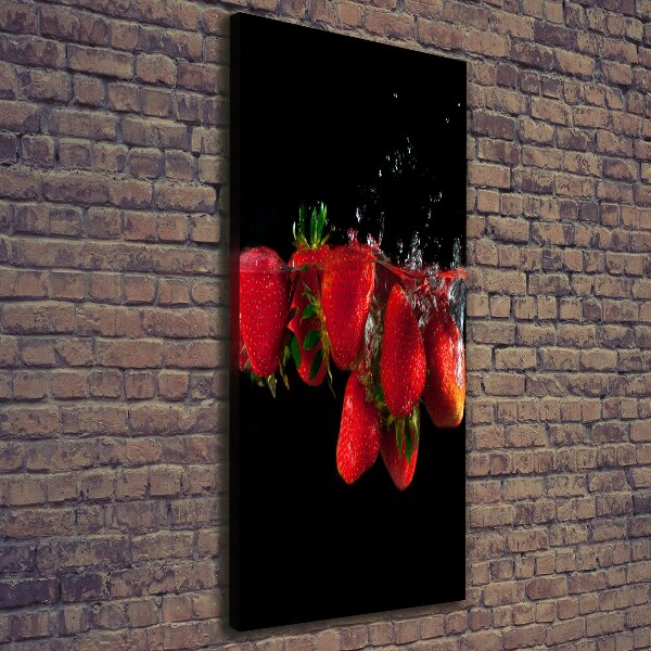 Verticale foto op canvas Aardbeien in water