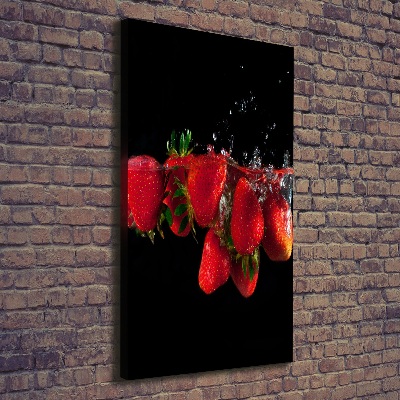 Verticale foto op canvas Aardbeien in water