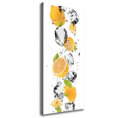 Verticaal schilderij op canvas Citroenen en water