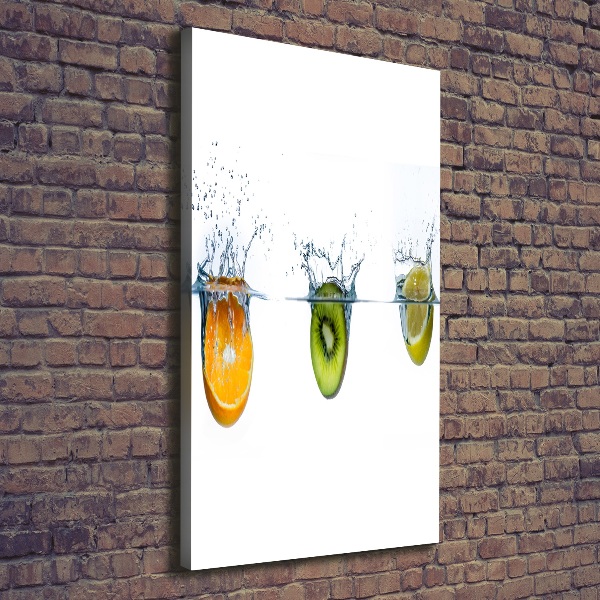 Verticaal canvasschilderij Fruit onder water