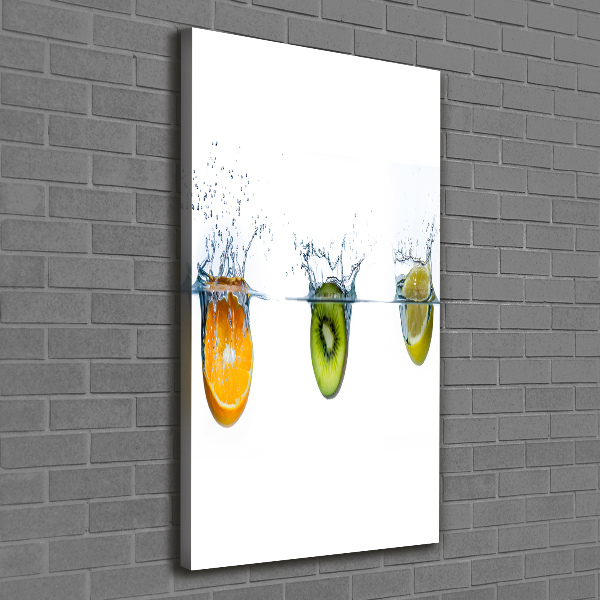 Verticaal canvasschilderij Fruit onder water