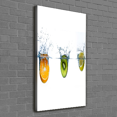 Verticaal canvasschilderij Fruit onder water