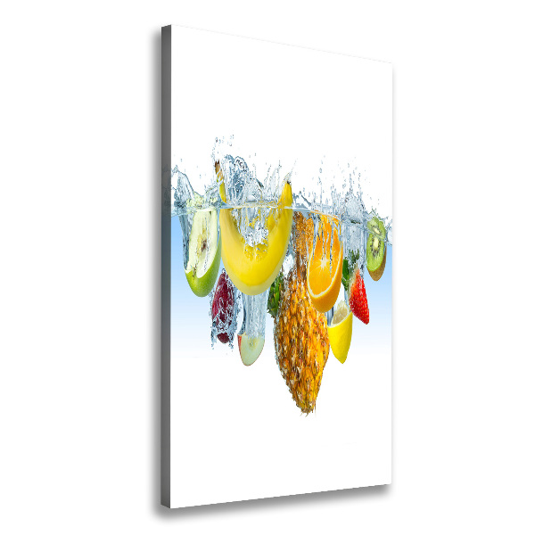 Verticale canvasfoto Fruit onder water