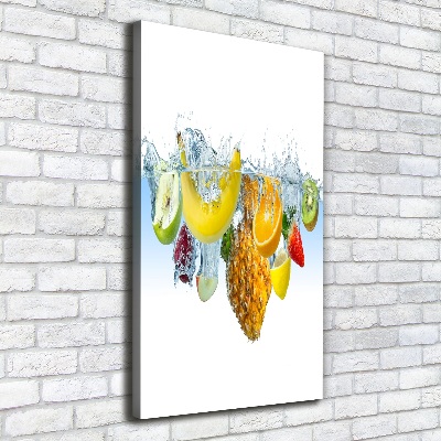Verticale canvasfoto Fruit onder water