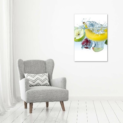 Verticale canvasfoto Fruit onder water