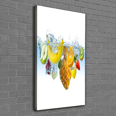 Verticale canvasfoto Fruit onder water