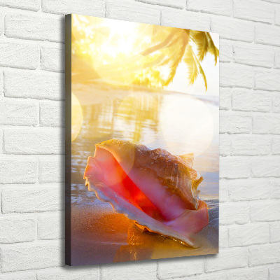 Verticale foto op canvas Een schelp op het strand