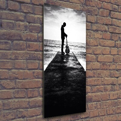 Verticaal glasschilderij Gitarist op de pier