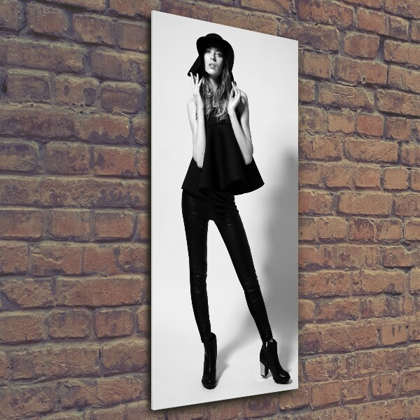 Verticale foto op glas Vrouw in het zwart