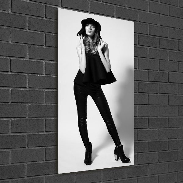 Verticale foto op glas Vrouw in het zwart