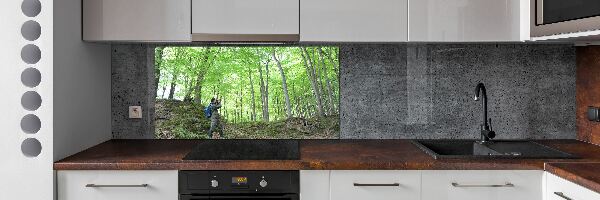 Glazen achterwand keuken Ornitholoog in het bos