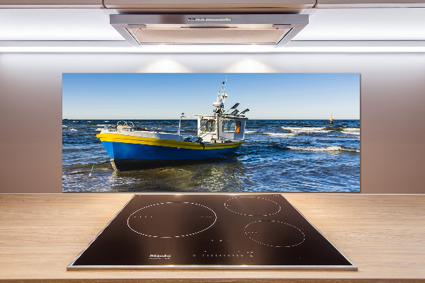 Glazen achterwand keuken Een patrouilleboot op zee