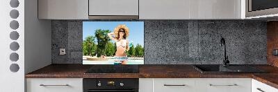 Achterwand keuken Vrouw bij het zwembad