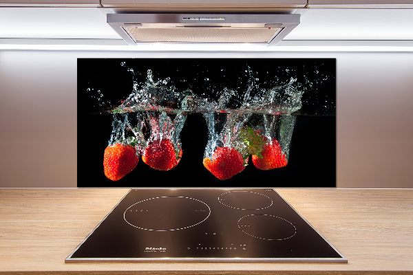 Spatplaat keuken Aardbeien onder water