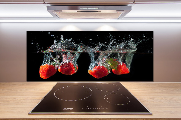Spatplaat keuken Aardbeien onder water