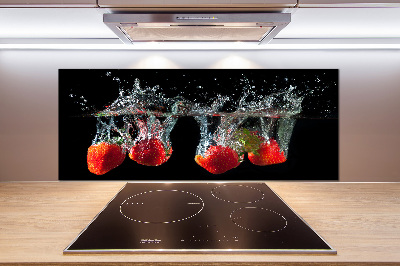 Spatplaat keuken Aardbeien onder water