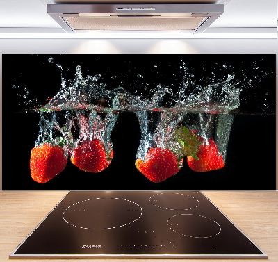 Spatplaat keuken Aardbeien onder water