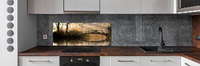 Spatplaat keuken Oude brug in de herfst