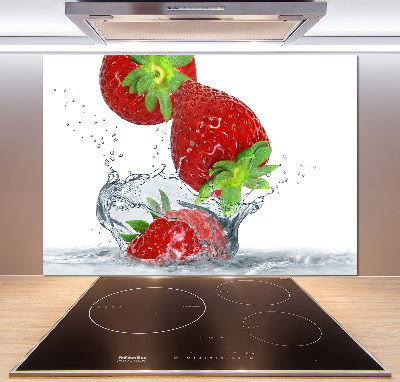 Glazen achterwand keuken Aardbeien en water