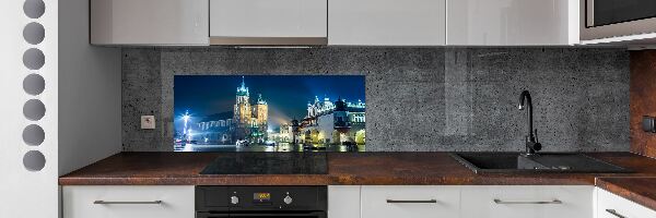 Spatplaat keuken Krakau bij nacht