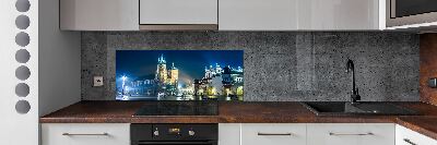 Spatplaat keuken Krakau bij nacht