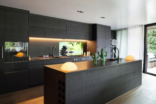 Spatscherm keuken Plumeria en bamboe