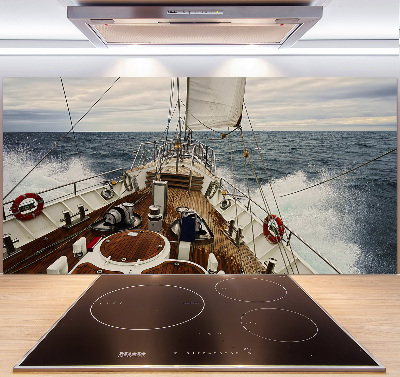 Keuken achterwand Een zeilboot op zee