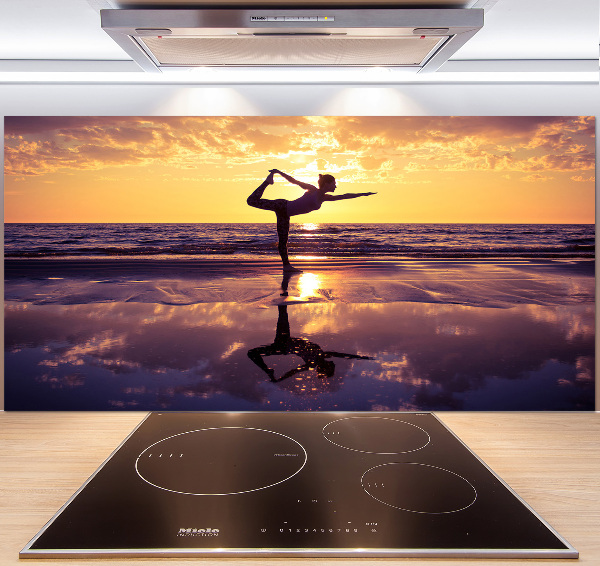 Achterwand keuken Yoga op het strand