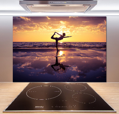 Achterwand keuken Yoga op het strand