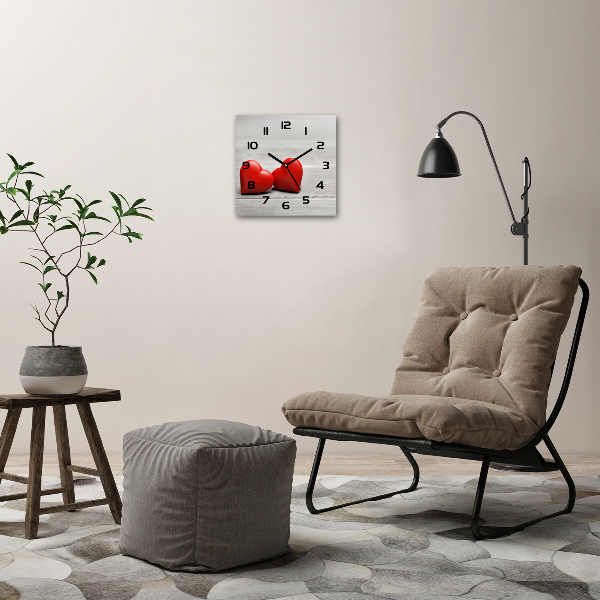 Vierkante glazen wandklok Harten op hout