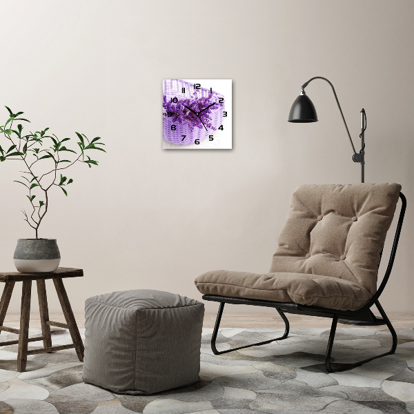 Vierkante glazen wandklok Lavendel in een mand