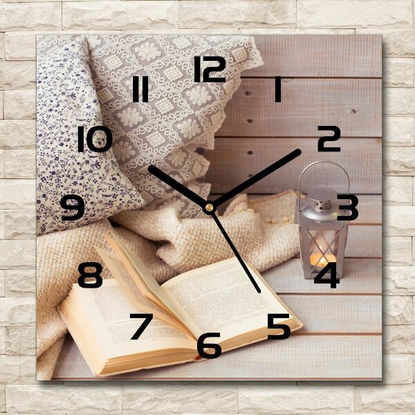 Vierkante glazen wandklok Ontspannen met een boek