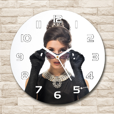 Ronde glazen wandklok Vrouw met bril