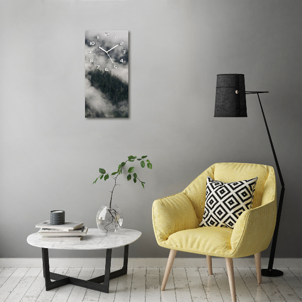 Rechthoekige glazen wandklok Een wolk boven het bos